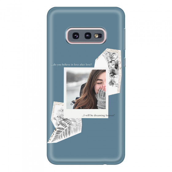 SAMSUNG - Galaxy S10e - Soft Clear Case - Vintage Blue Collage Phone Case